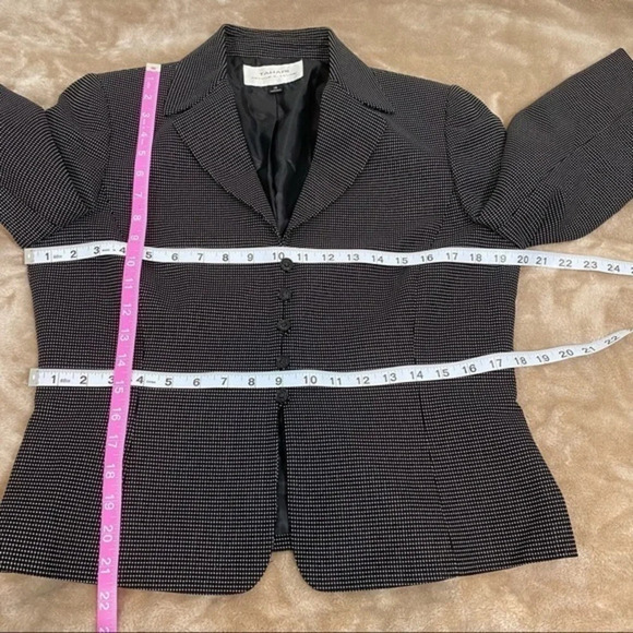Tahari Blazer textured dotted rose button detail black and white Jacket  size 10 - Picture 5 of 12